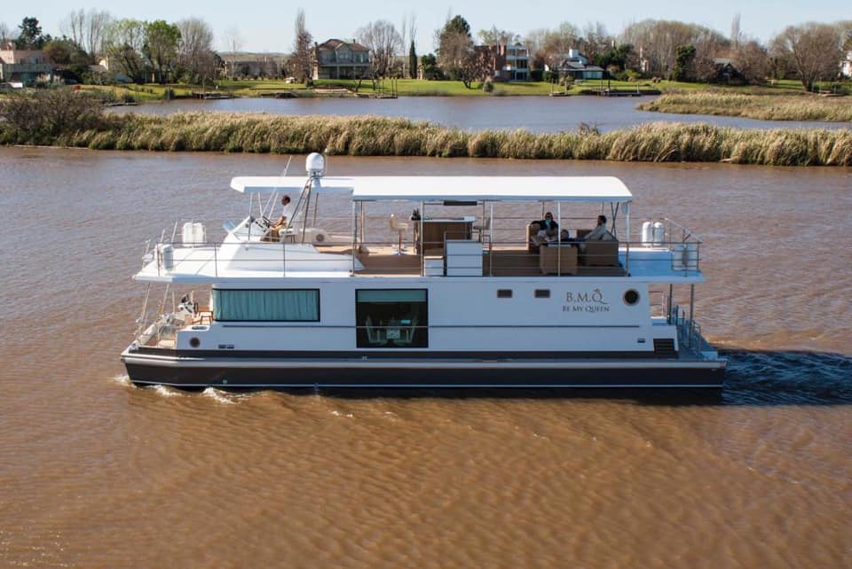  CATAMARAN HOUSEBOAT